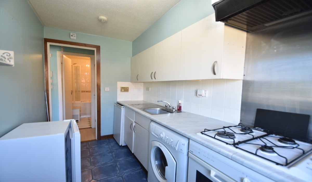 32 Young Crescent, Bathgate, EH48 2SL, 1 Bedroom Bedrooms, ,1 BathroomBathrooms,Lower Flat,For Sale,32 Young Crescent, Bathgate, EH48 2SL,1555