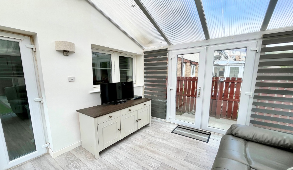 84 Haymarket Crescent, Livingston, EH54 8AU, 2 Bedrooms Bedrooms, ,1 BathroomBathrooms,Terraced,Under offer,84 Haymarket Crescent, Livingston, EH54 8AU,1561
