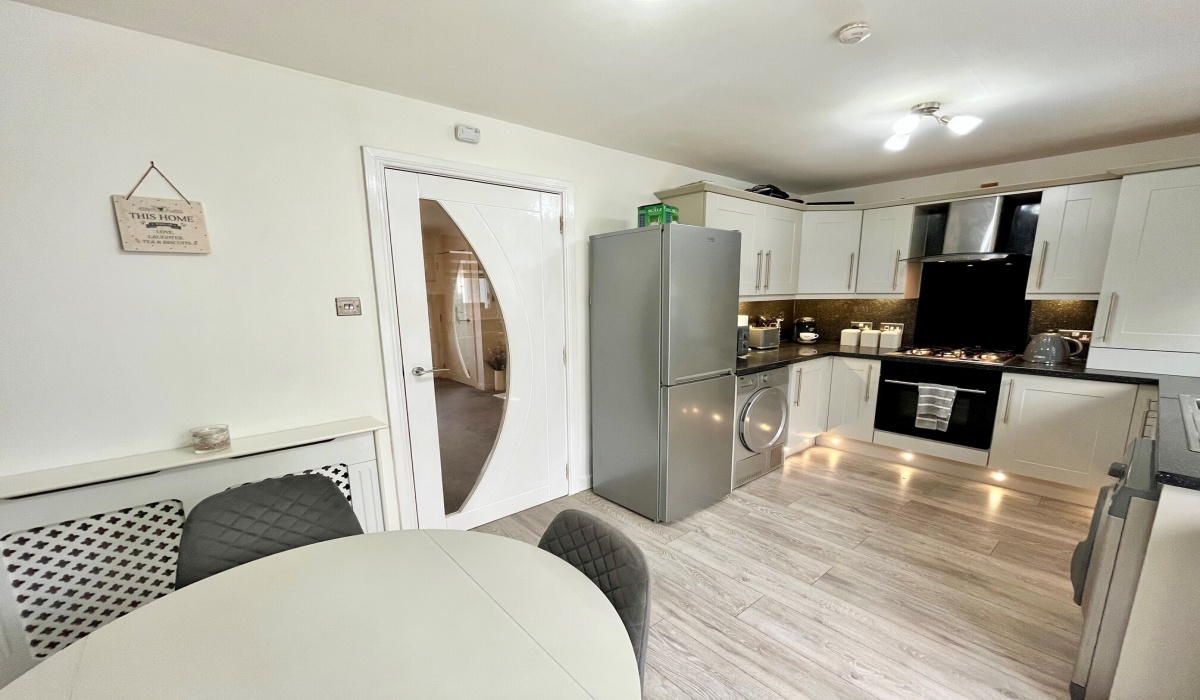 84 Haymarket Crescent, Livingston, EH54 8AU, 2 Bedrooms Bedrooms, ,1 BathroomBathrooms,Terraced,Under offer,84 Haymarket Crescent, Livingston, EH54 8AU,1561
