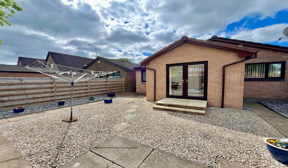 1 Munro Place, Alloa, Clackmannanshire, 2 Bedrooms Bedrooms, 0 ,1 BathroomBathrooms,Detached Bungalow,Under offer,Munro Place,0,1562