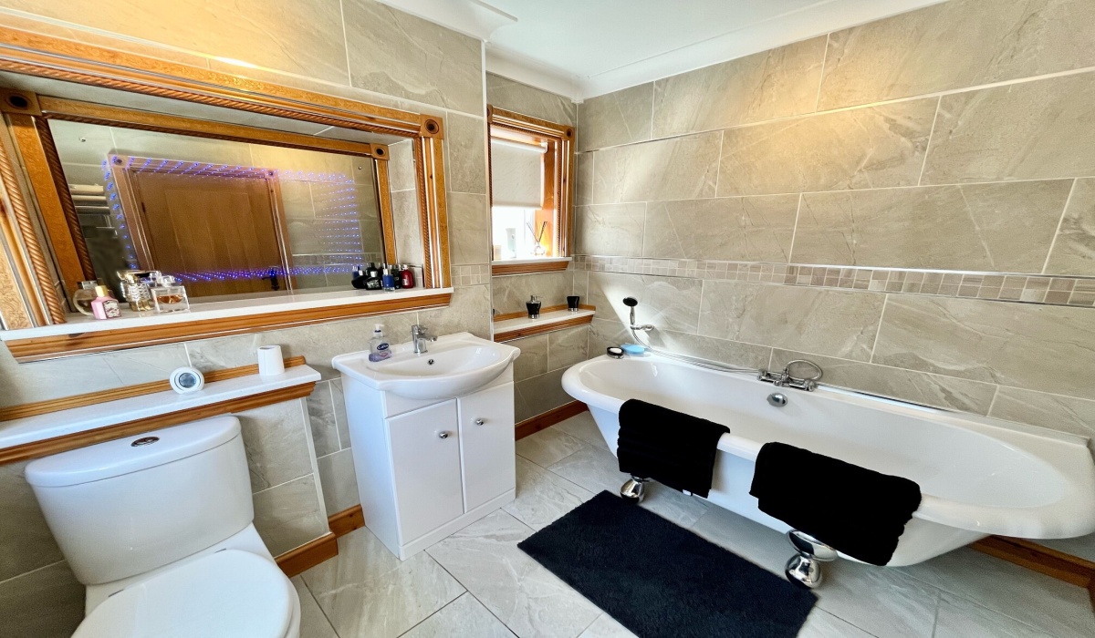 2 Bedrooms Bedrooms, ,2 BathroomsBathrooms,Cottage,For Sale,1567