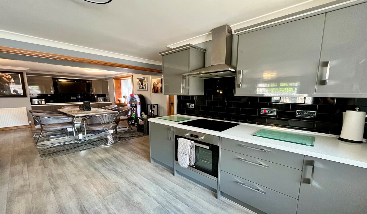 2 Bedrooms Bedrooms, ,2 BathroomsBathrooms,Cottage,For Sale,1567