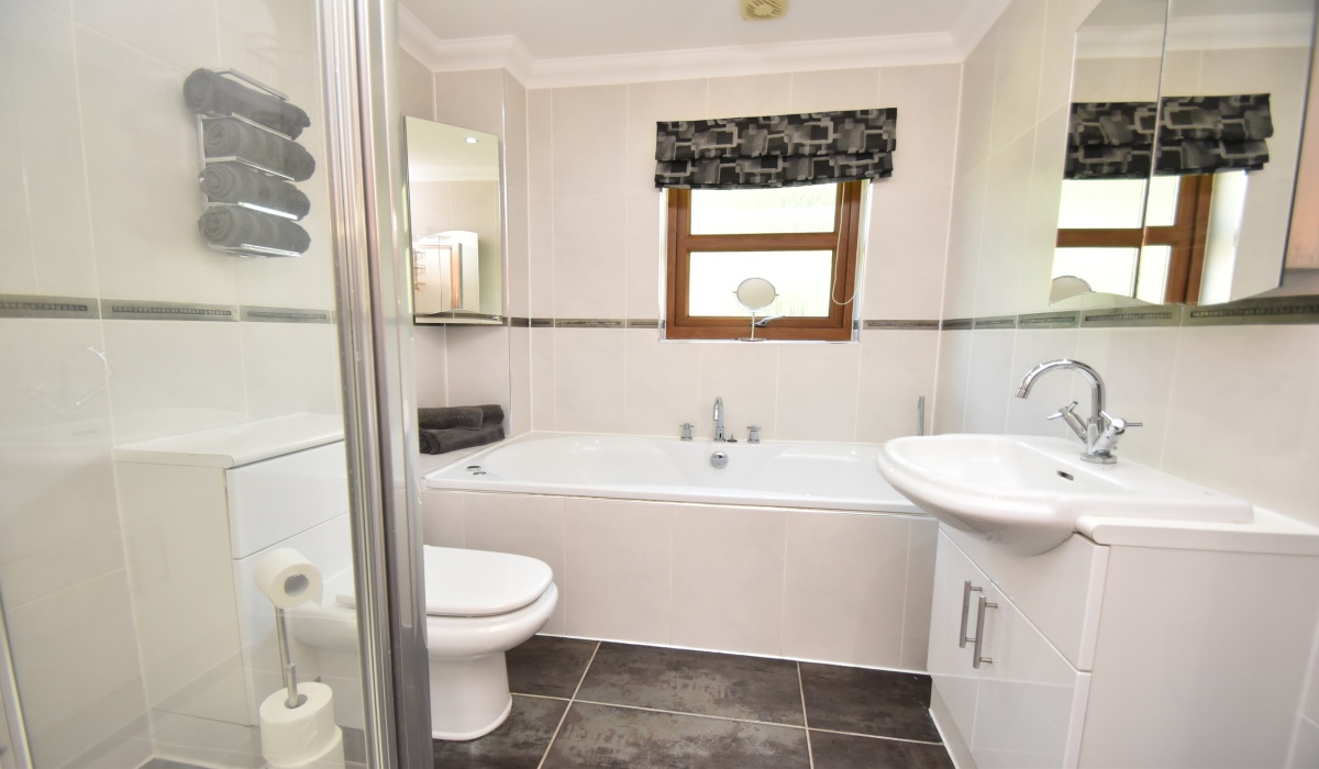 4 MacDonald Gardens, Blackburn, West Lothian, 5 Bedrooms Bedrooms, ,4 BathroomsBathrooms,Detached,Under offer,MacDonald Gardens ,1569