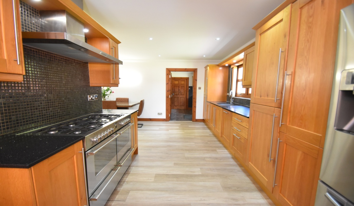 4 MacDonald Gardens, Blackburn, West Lothian, 5 Bedrooms Bedrooms, ,4 BathroomsBathrooms,Detached,Under offer,MacDonald Gardens ,1569