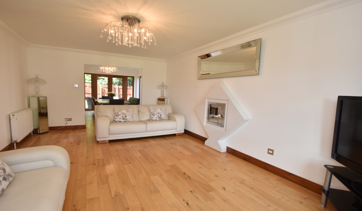 4 MacDonald Gardens, Blackburn, West Lothian, 5 Bedrooms Bedrooms, ,4 BathroomsBathrooms,Detached,Under offer,MacDonald Gardens ,1569