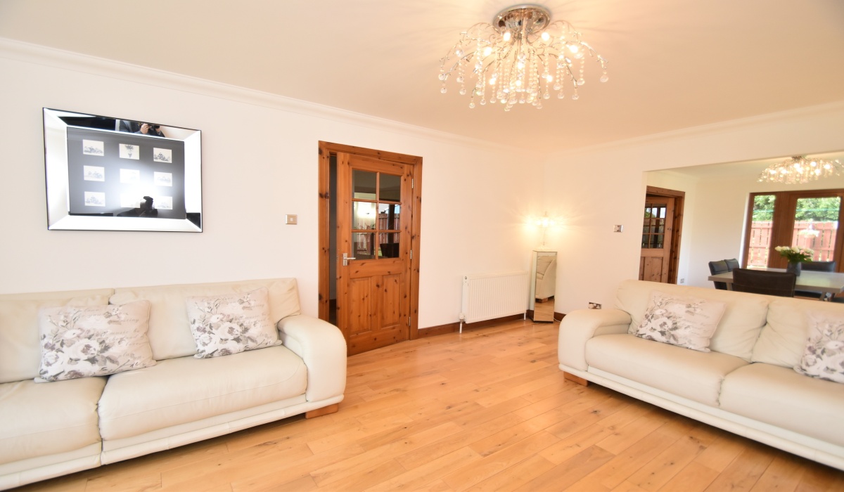 4 MacDonald Gardens, Blackburn, West Lothian, 5 Bedrooms Bedrooms, ,4 BathroomsBathrooms,Detached,Under offer,MacDonald Gardens ,1569
