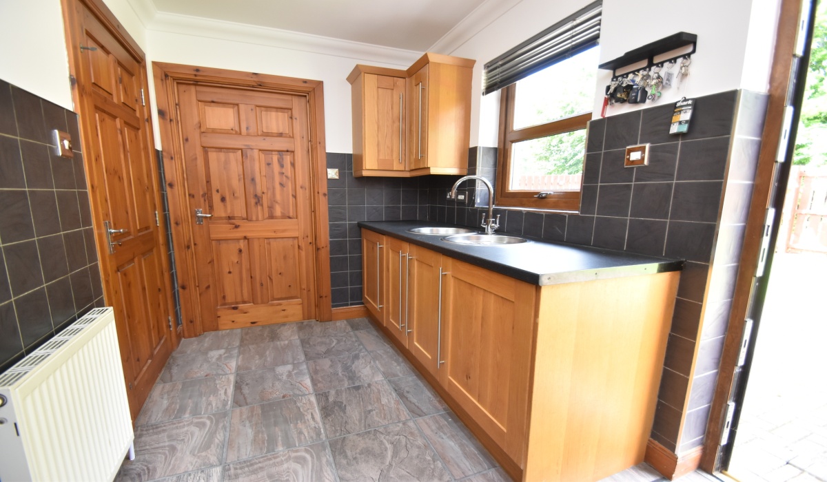 4 MacDonald Gardens, Blackburn, West Lothian, 5 Bedrooms Bedrooms, ,4 BathroomsBathrooms,Detached,Under offer,MacDonald Gardens ,1569