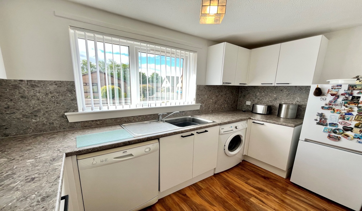 1 Munro Place, Alloa, FK10 1QT, 2 Bedrooms Bedrooms, ,1 BathroomBathrooms,Detached Bungalow,For Sale,1 Munro Place, Alloa, FK10 1QT,1569