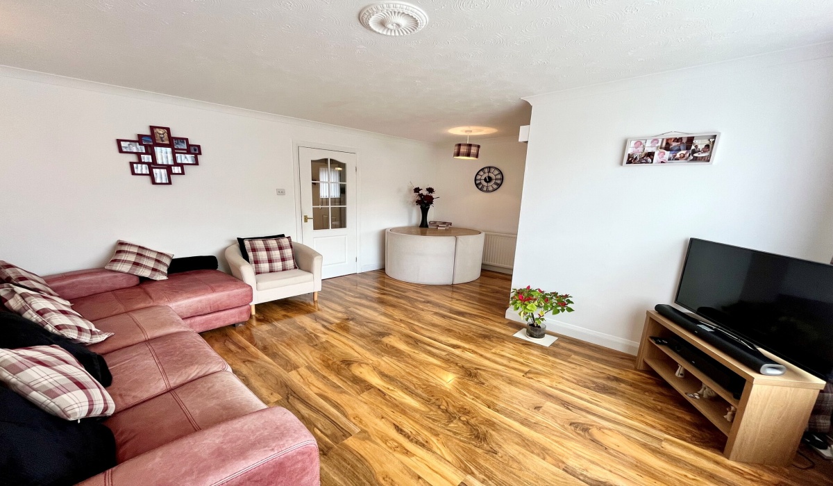 1 Munro Place, Alloa, FK10 1QT, 2 Bedrooms Bedrooms, ,1 BathroomBathrooms,Detached Bungalow,For Sale,1 Munro Place, Alloa, FK10 1QT,1569