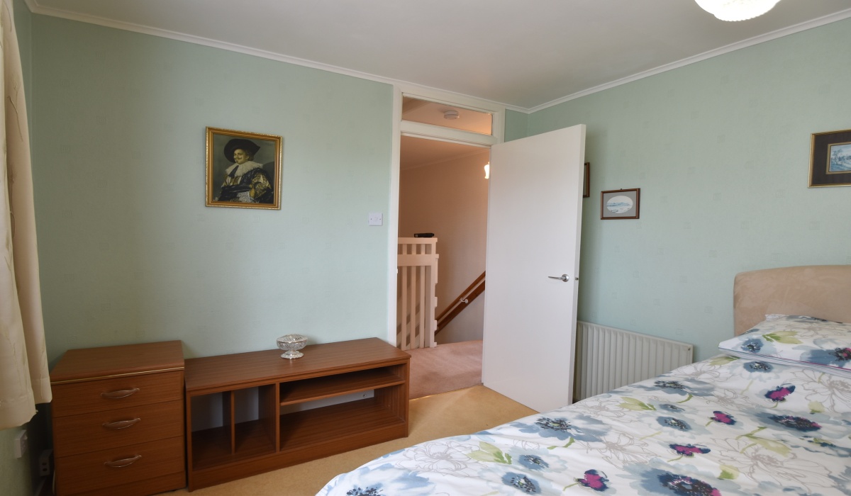 4 Beauly Drive, Livingston, 4 Bedrooms Bedrooms, ,2 BathroomsBathrooms,End Terraced Villa,For Sale,Beauly Drive,1580