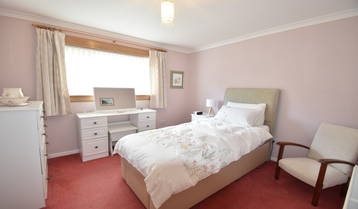 4 Beauly Drive, Livingston, 4 Bedrooms Bedrooms, ,2 BathroomsBathrooms,End Terraced Villa,For Sale,Beauly Drive,1580