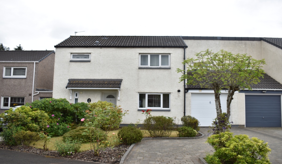 4 Beauly Drive, Livingston, 4 Bedrooms Bedrooms, ,2 BathroomsBathrooms,End Terraced Villa,For Sale,Beauly Drive,1580