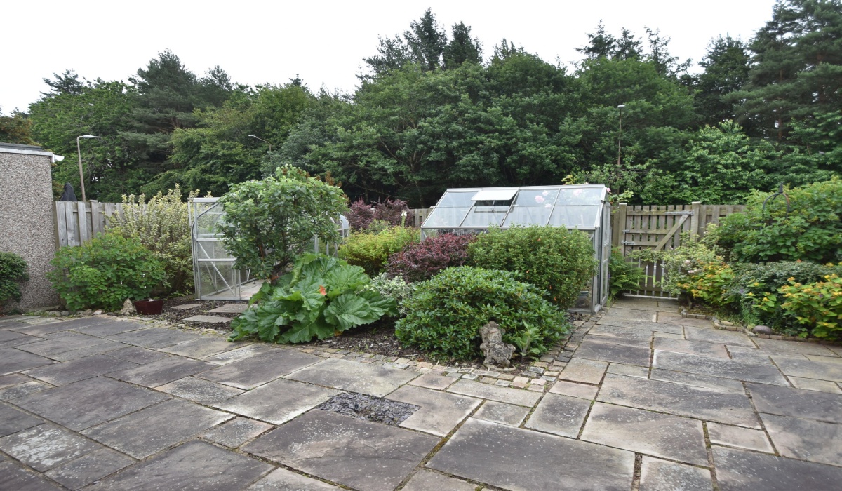 4 Beauly Drive, Livingston, 4 Bedrooms Bedrooms, ,2 BathroomsBathrooms,End Terraced Villa,For Sale,Beauly Drive,1580