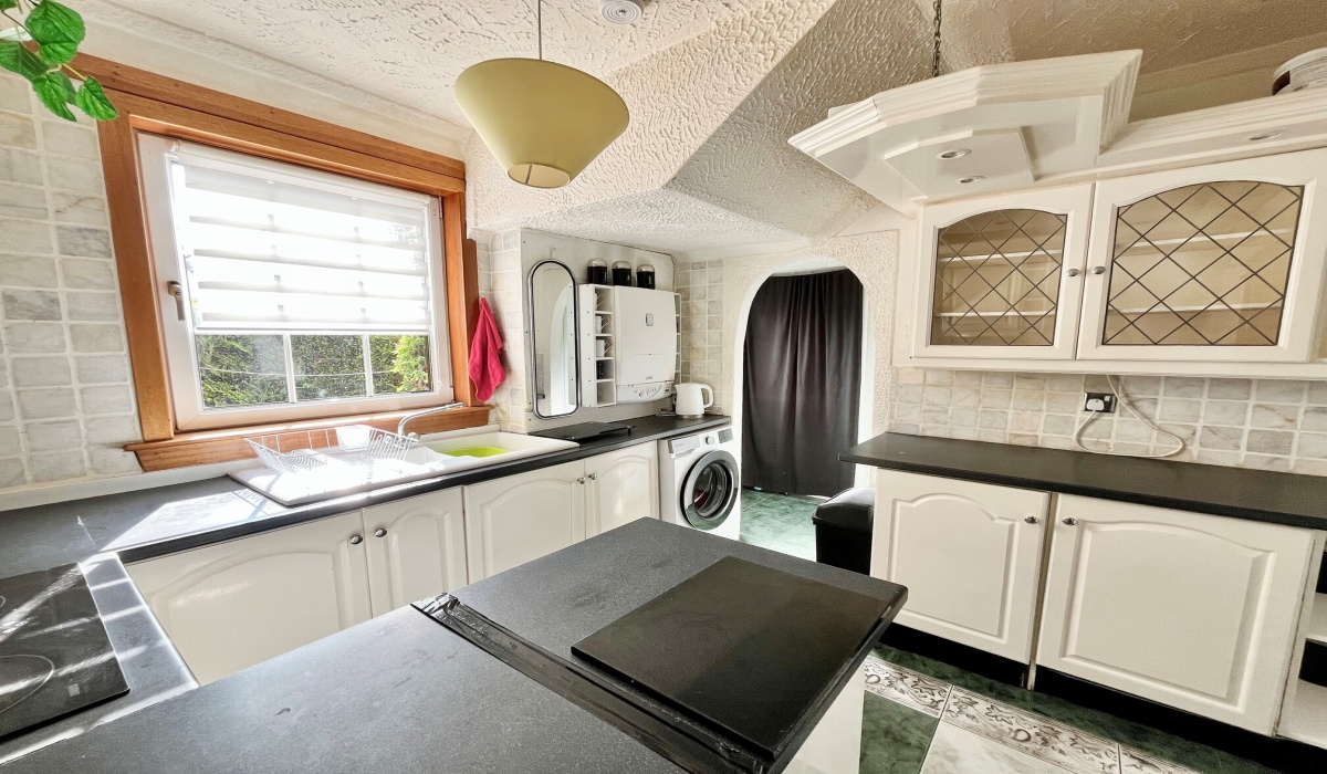 10 Whitehill Road, Blackburn, 3 Bedrooms Bedrooms, ,2 BathroomsBathrooms,End Terraced Villa,For Sale,Whitehill Road,1585