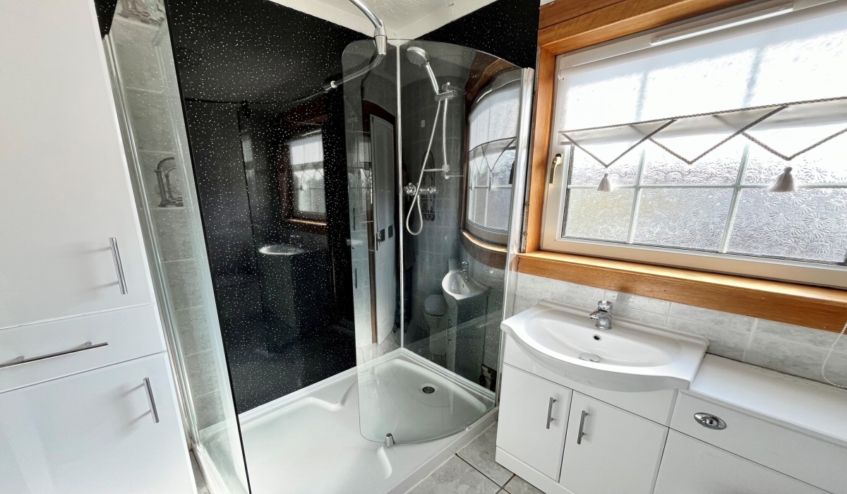 10 Whitehill Road, Blackburn, 3 Bedrooms Bedrooms, ,2 BathroomsBathrooms,End Terraced Villa,For Sale,Whitehill Road,1585