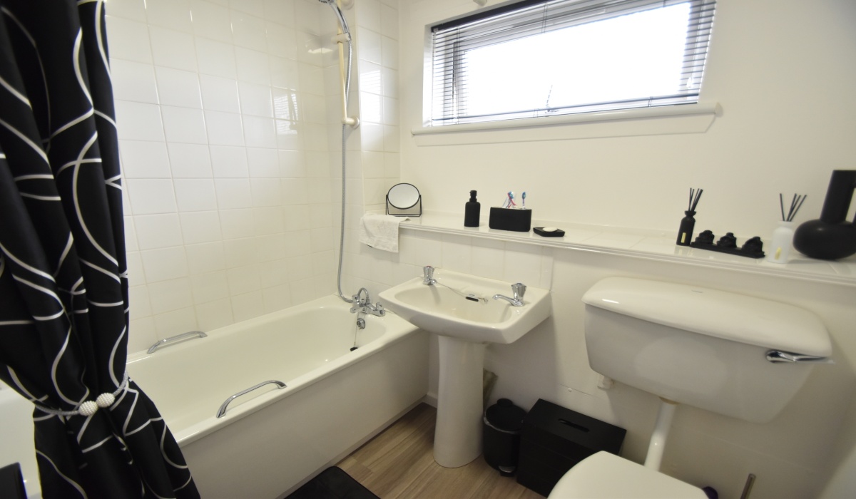88 Lenzie Avenue, Livingston, 3 Bedrooms Bedrooms, ,2 BathroomsBathrooms,Terraced,For Sale,Lenzie Avenue,1587