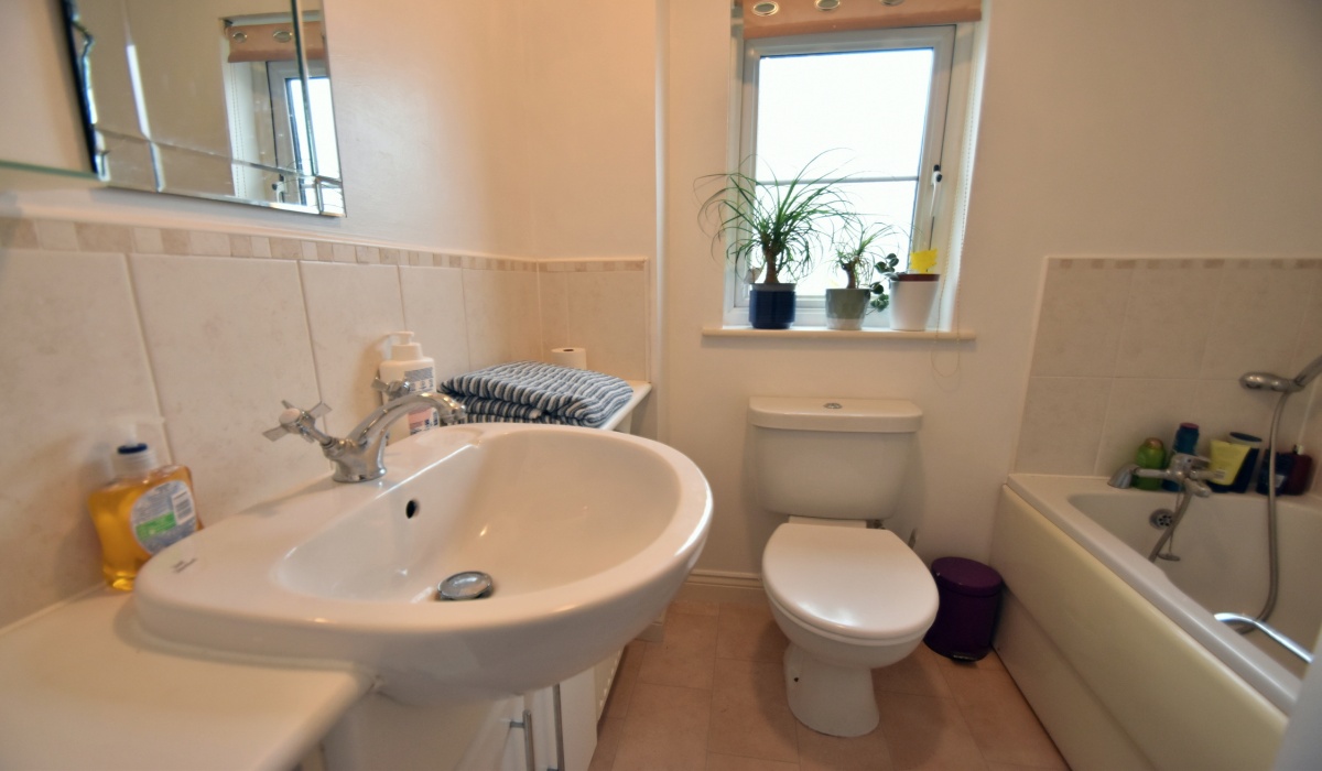 11 Fitzallan Place, Bathgate, Wester Inch Village, 4 Bedrooms Bedrooms, 0 ,2 BathroomsBathrooms,Terraced,Under offer,Fitzallan Place,0,1580