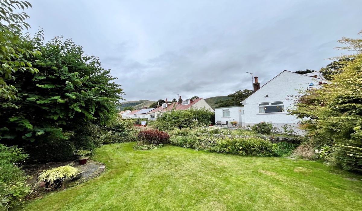15 Dollar Road, Tillicoultry, FK13 6PA, 3 Bedrooms Bedrooms, 0 ,2 BathroomsBathrooms,Detached,For Sale,15 Dollar Road, Tillicoultry, FK13 6PA,0,1581