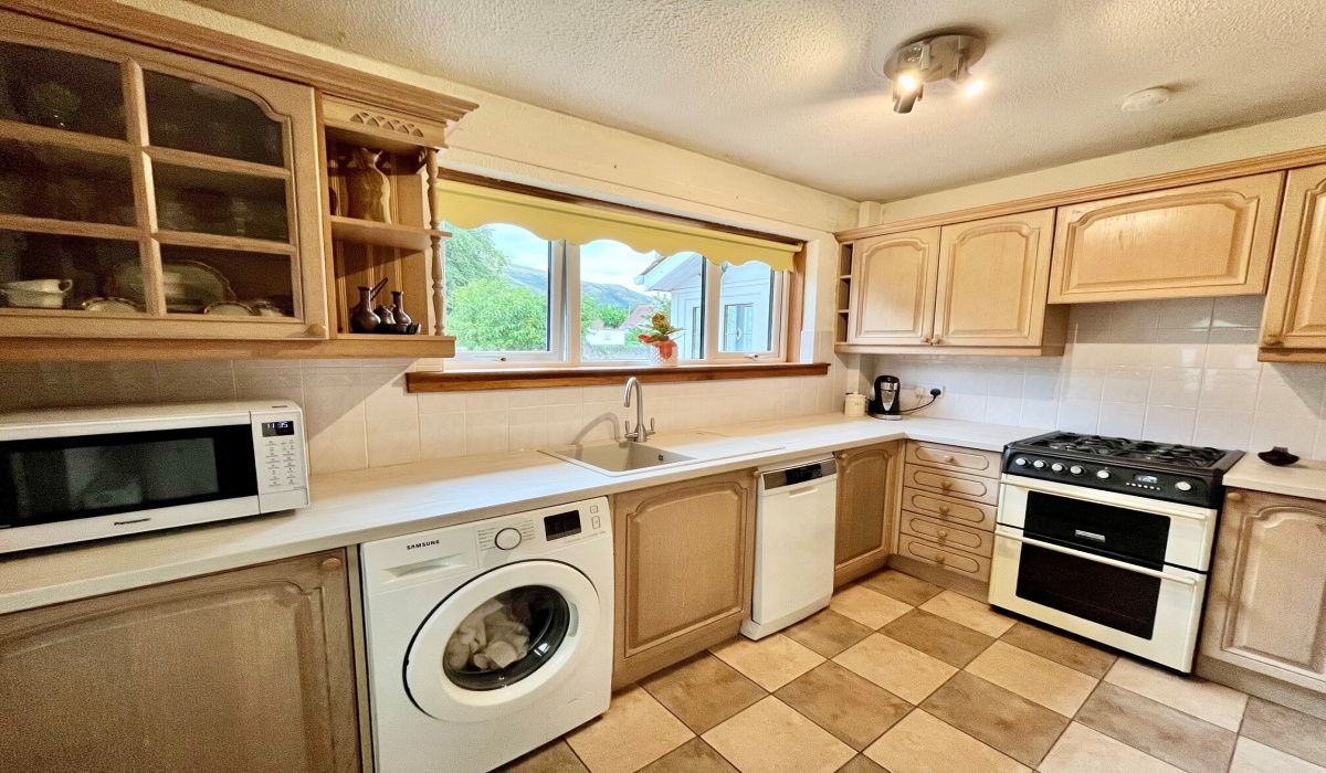 15 Dollar Road, Tillicoultry, FK13 6PA, 3 Bedrooms Bedrooms, 0 ,2 BathroomsBathrooms,Detached,For Sale,15 Dollar Road, Tillicoultry, FK13 6PA,0,1581