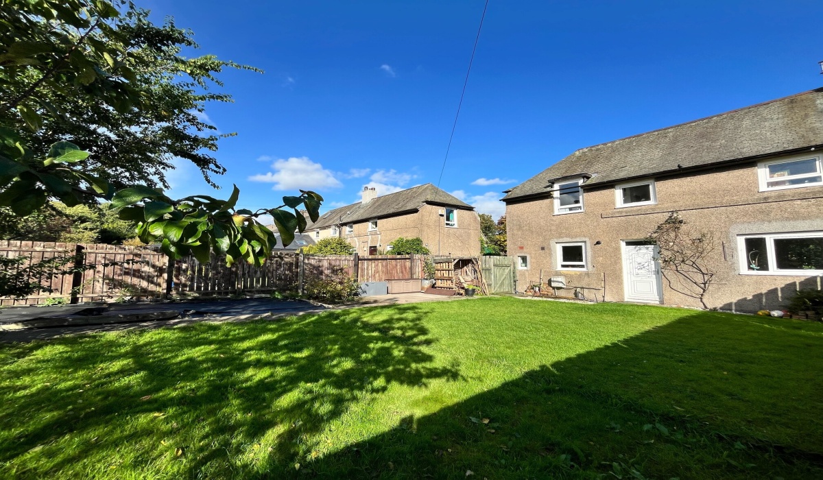 4 West Burnside, Dollar, Clackmannanshire, 3 Bedrooms Bedrooms, 0 ,1 BathroomBathrooms,Semi Detached Villa,For Sale,West Burnside,0,1587