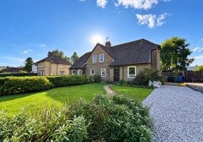 4 West Burnside, Dollar, 3 Bedrooms Bedrooms, 0 ,1 BathroomBathrooms,Semi Detached Villa,For Sale,West Burnside,0,1587