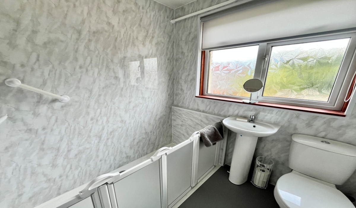 15 Hamilton Road, Grangemouth, 2 Bedrooms Bedrooms, ,1 BathroomBathrooms,Mid Terraced Villa,For Sale,Hamilton Road,1593