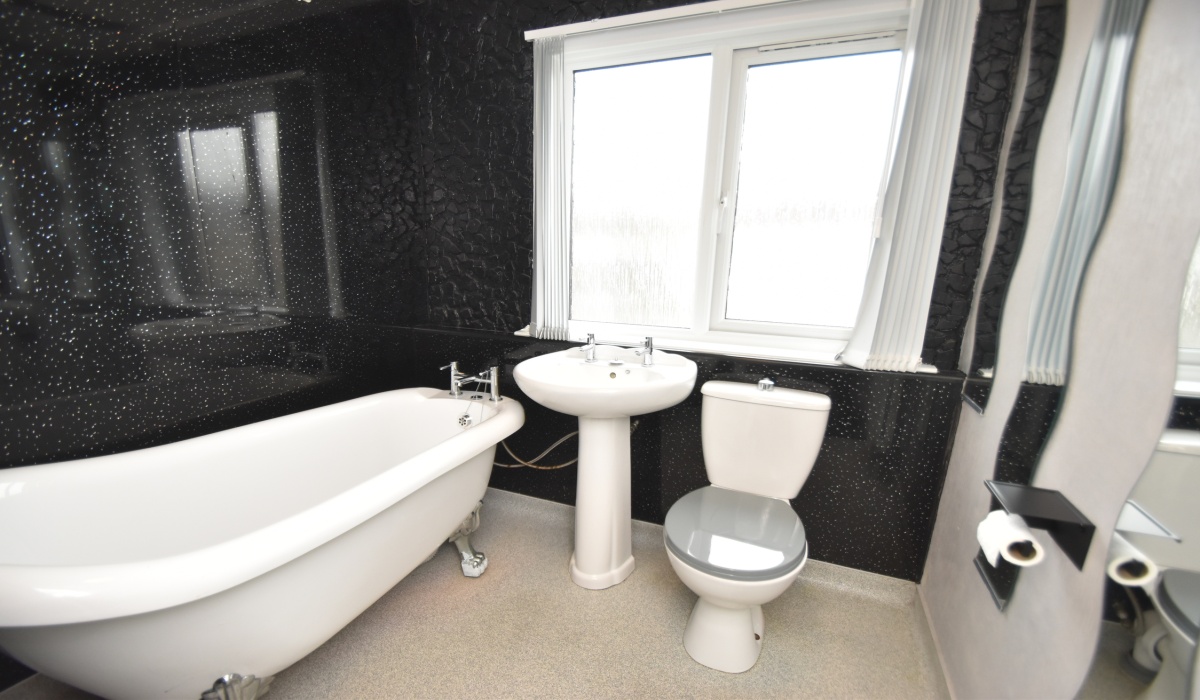 29 Cultrig Drive, Whitburn, EH47 8HN, 2 Bedrooms Bedrooms, 0 ,1 BathroomBathrooms,Terraced,For Sale,29 Cultrig Drive, Whitburn, EH47 8HN,0,1592