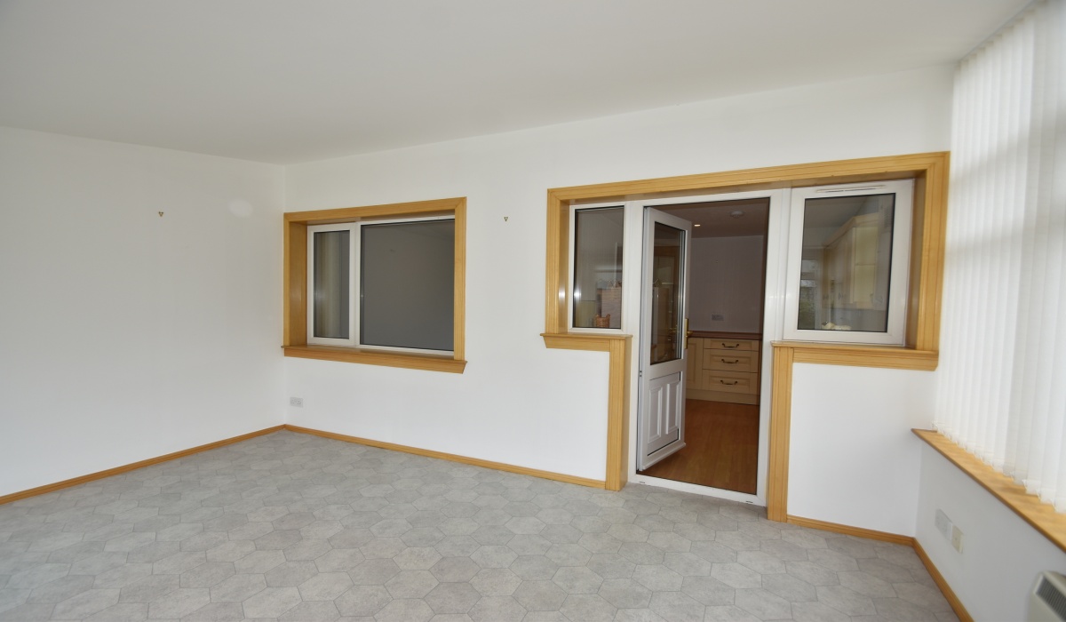 3 Hollybank Place, East Calder, 3 Bedrooms Bedrooms, ,1 BathroomBathrooms,End Terraced Villa,For Sale,Hollybank Place,1600